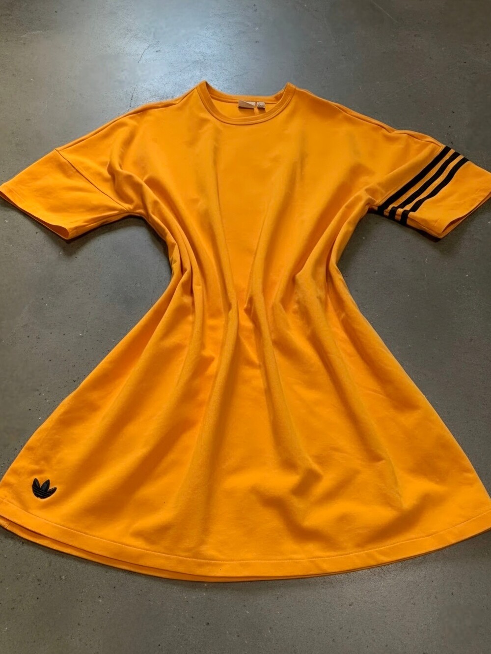 Adidas Originals Adicolor Neuclassics Tee Dress | Collegiate Gold, XL